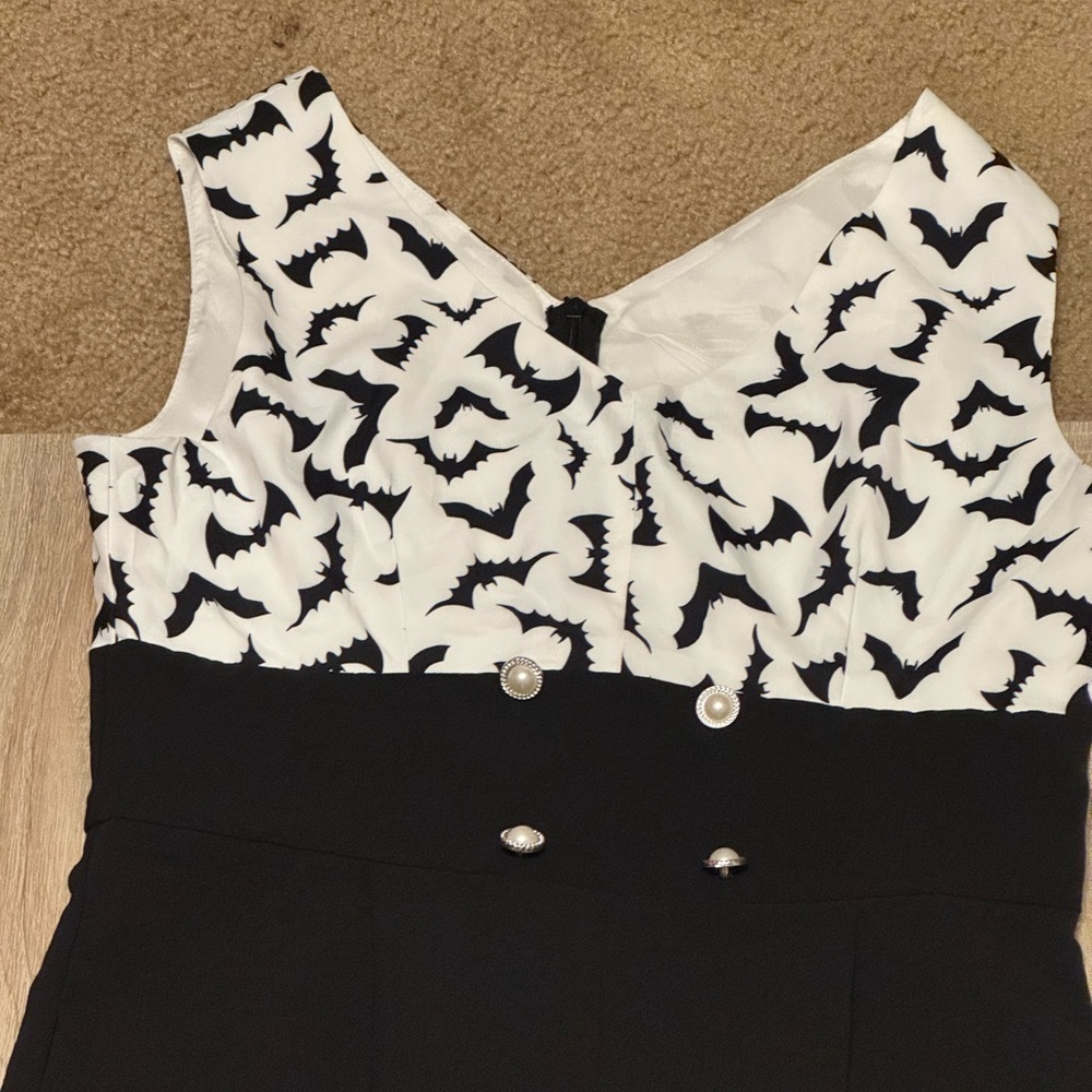Retro Stage Elegant Black High-Waisted Jumpsuit Bats Halloween NWT - Picture 3 of 4